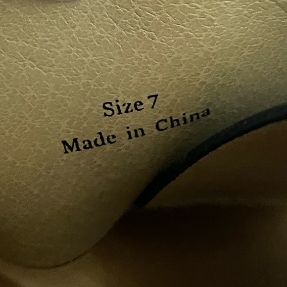 Dolce Vita Pipar Crossover Sandal - Picture 7 of 7